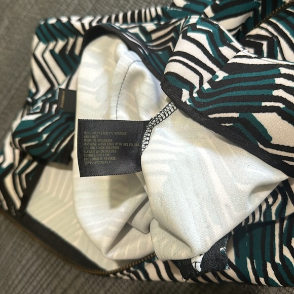 Worthington || Tropical Zipper Pull Pencil Skirt - Picture 8 of 8